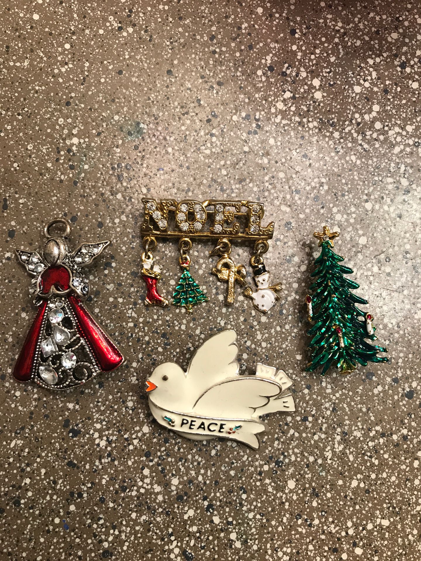 4 Christmas brooches
