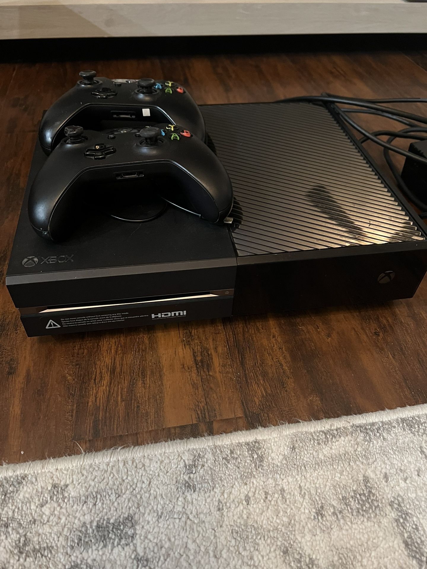 Xbox One With 2 Remotes And Games