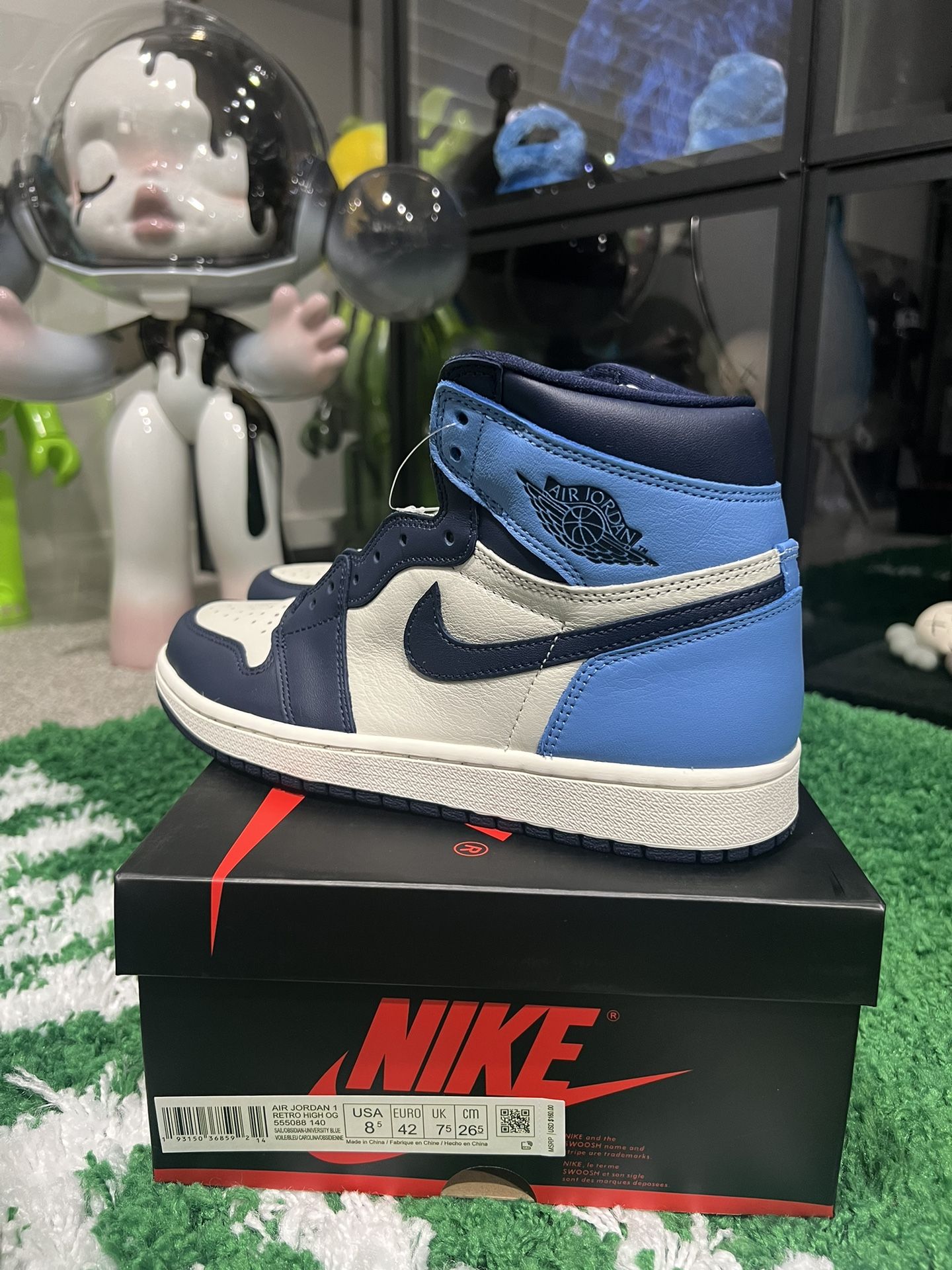 Air Jordan 1 Retro High Obsidian Size 8.5 display picture 3
