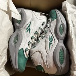 Reebok Question Philly Eagles Size 9.5
