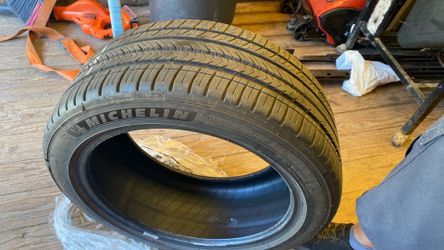 Michelin Pilot Sport All Season Tire 235 45ZR 18