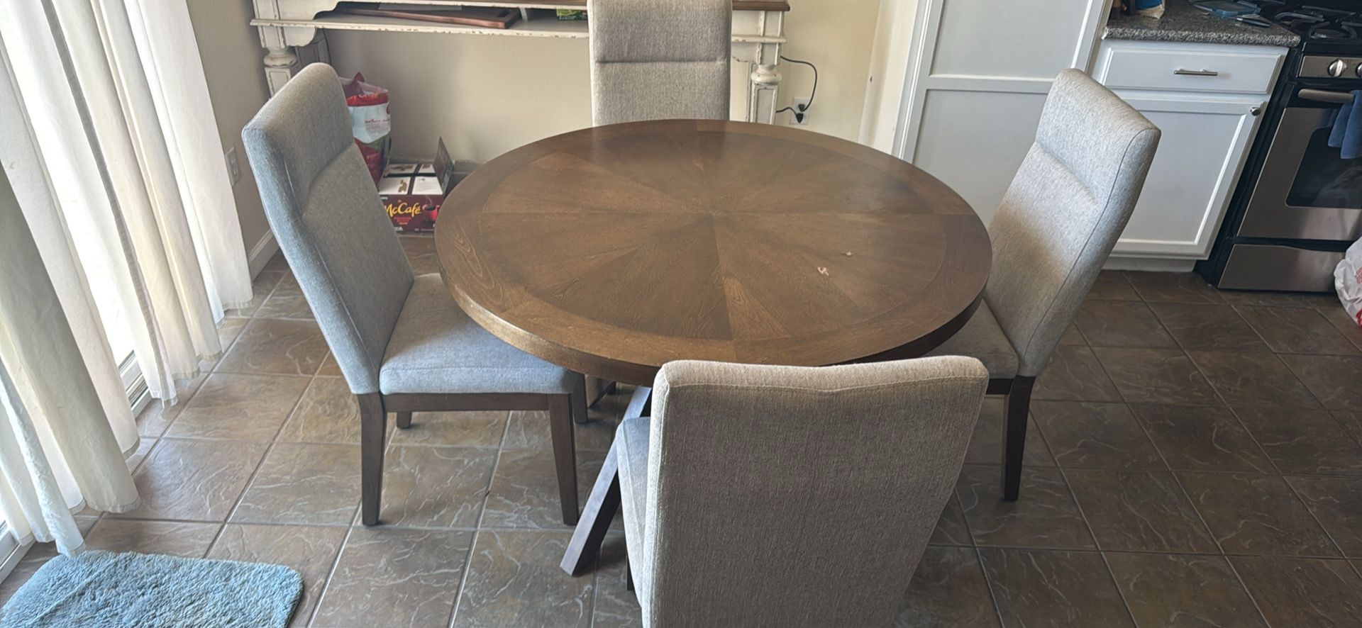 Kitchen Table With 4 Chairs