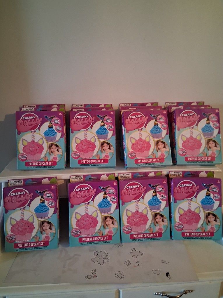 Mallo Pretend Cupcake Set