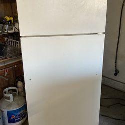 18 Cuft Refrigerator 