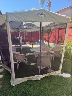 Mesh screen house