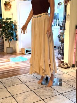 Brand New boho/ Western-style ivory maxi skirt with Turquoise belt size medium