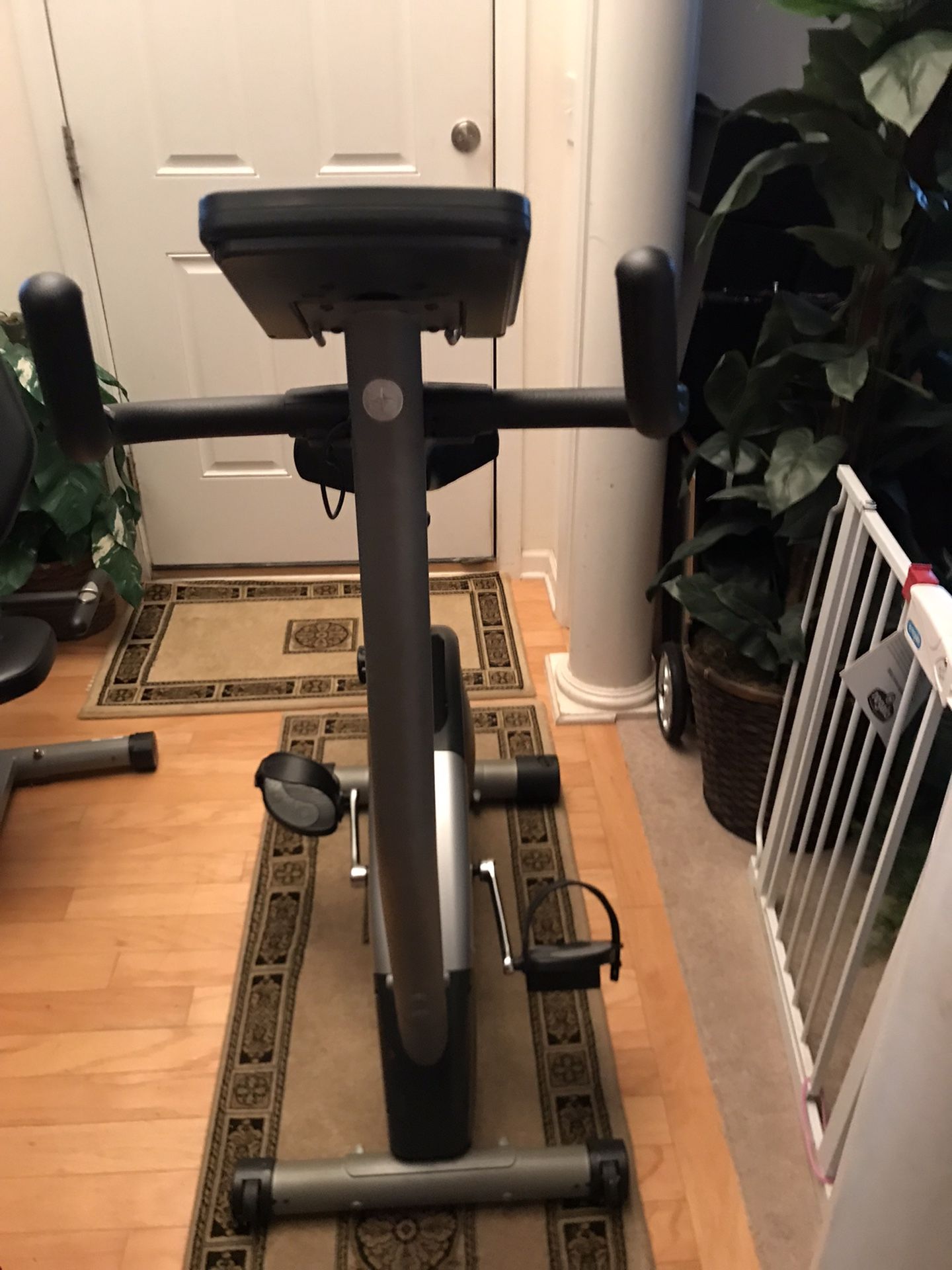 Schwinn Exercise Bike Like New And Works Great As It Should