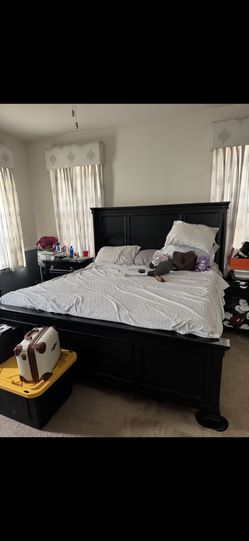 King Size bedroom Set Has To Go