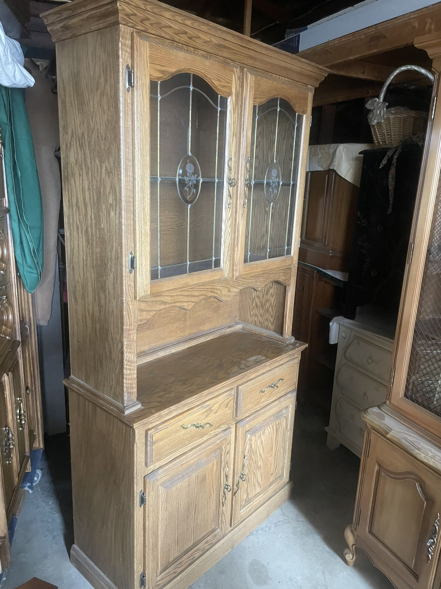 China Cabinet Hutch 