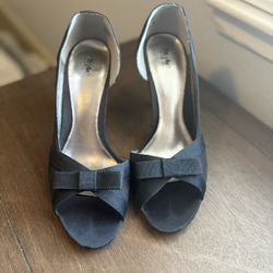 Women’s Black Heels Size 9