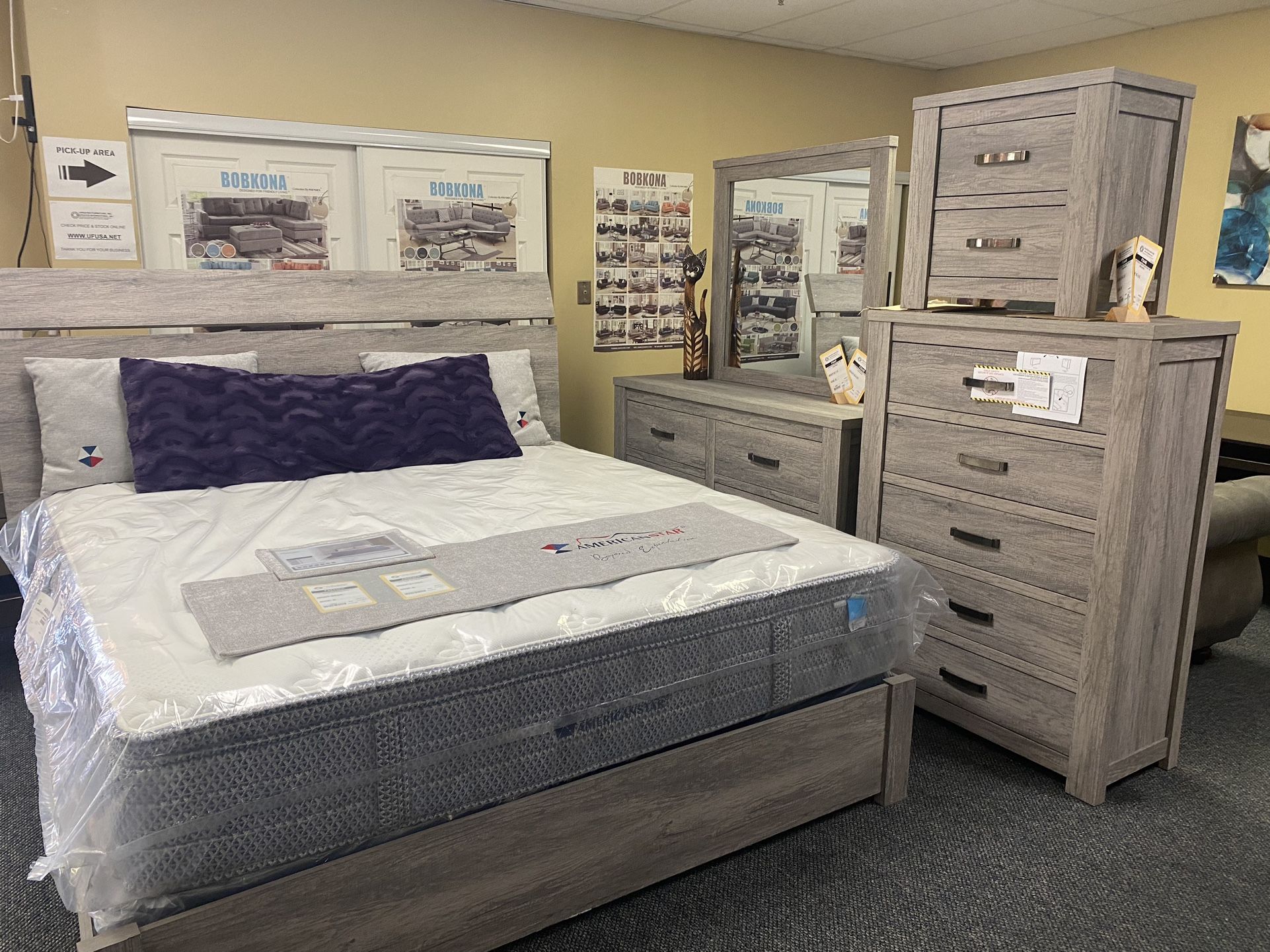 King Bed Set! Mattress Not Included!!!