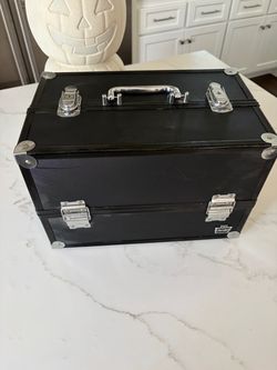 Makeup box with accessories