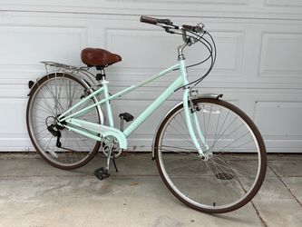 Beautifully Stylish Schwinn Admiral 7 Speed Hybrid City Bike