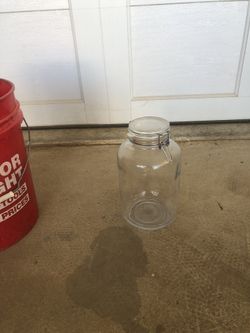 Resealable Glass Container