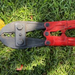 Bolt cutters