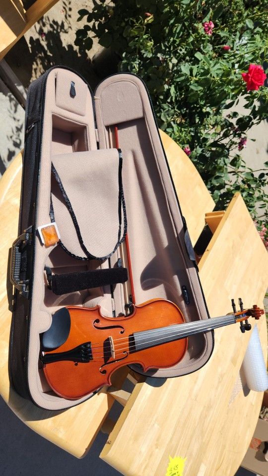 Palatino Violin