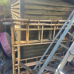 Eight Piece Construction Staging With Planks