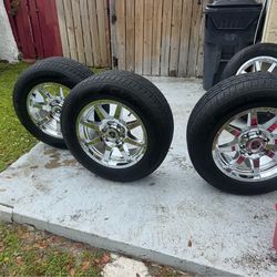 Six log 18 inch it was on a 2023 Toyota Tacoma Six log 18 inch it was on a 2023 Toyota Tacoma