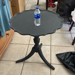 Round End Table 