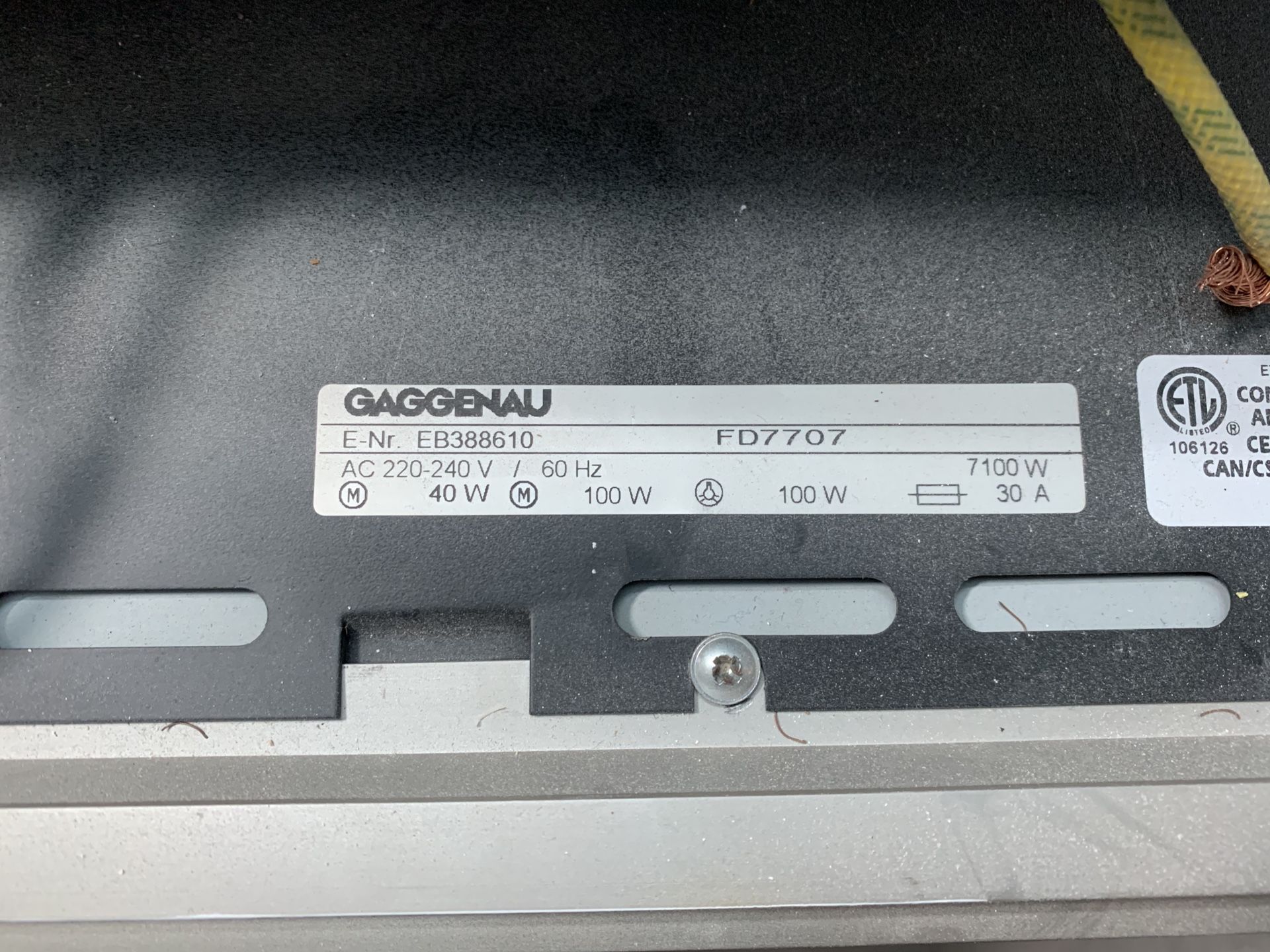 Gaggenau 36” single electric wall oven 3.07 cu ft capacity for Sale in