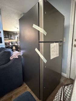19.2 cu. ft. GE fridge