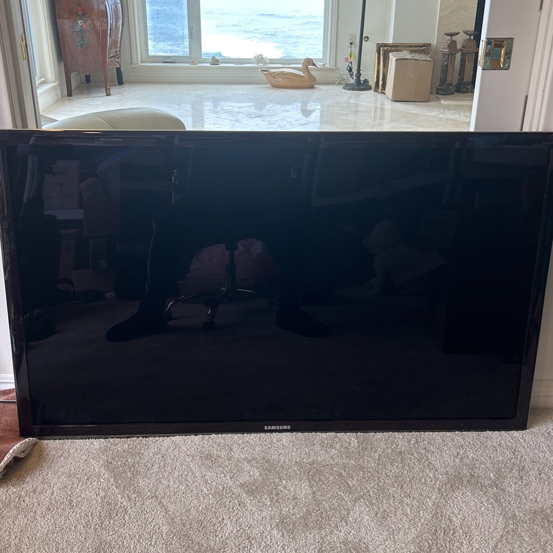 Samsung 55 Inch 3D Tv W/access Tv Mount Remote 3d Glasses 2010 Model Works Great Very Little Use”