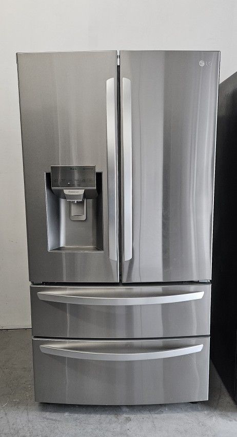 4 Door LG Refrigerator.  Everything Works Great.
