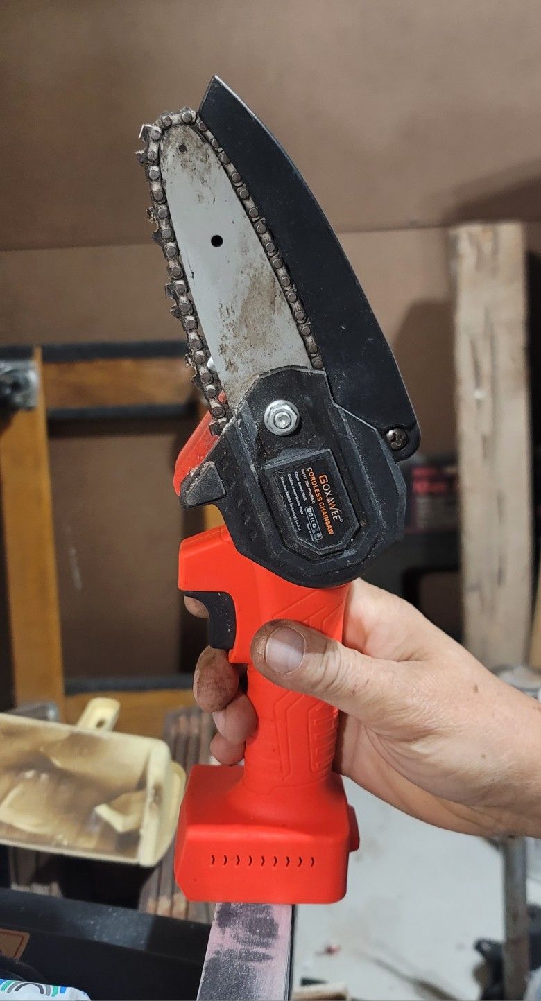 4" Chainsaw