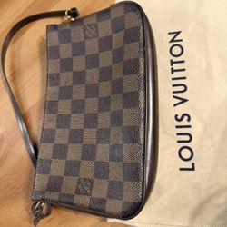 Louis Vuitton Navova Pochette ! 