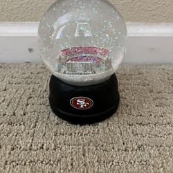 49er Levi Stadium Snow Globe 