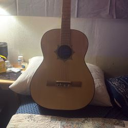 Vintage Guitar Paracho