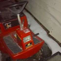 Riding Mower Nseds Belts Battery And Gas But Runs