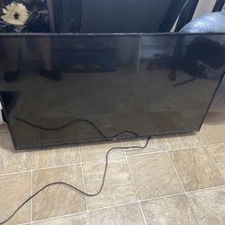 JVC Roku 40in Tv Has Mount Attached Ready To Be Hung 