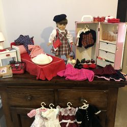 AMERICAN GIRL DOLL & ACCESSORIES - MOLLY