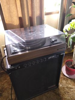 Vintage Realistic Lab 300 Turntable