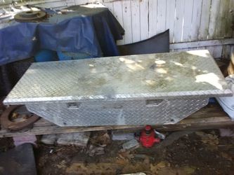 USED METAL TOOL BOX KOBALT