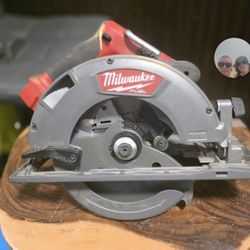 Milwaukee  M12 FUEL Circular Saw Tool Only