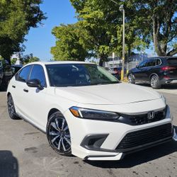 2024 Honda Civic With Sunroof And Leather.  Financing Available 