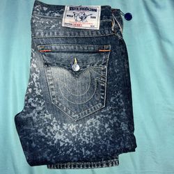 Skinny flared True Religion Jeans!!