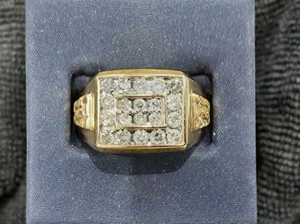 Man's Ring - Cluster - Yellow Gold 14k (.585) 6.4 grams Size 11