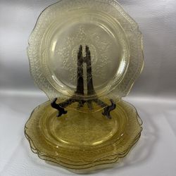 4 1930s Depression Federal Glass Patrician Spoke 11" Yellow Amber Dinner Plates  Chips on 3 out of the 4 plates Utensil marks on all 4 plates Can be u