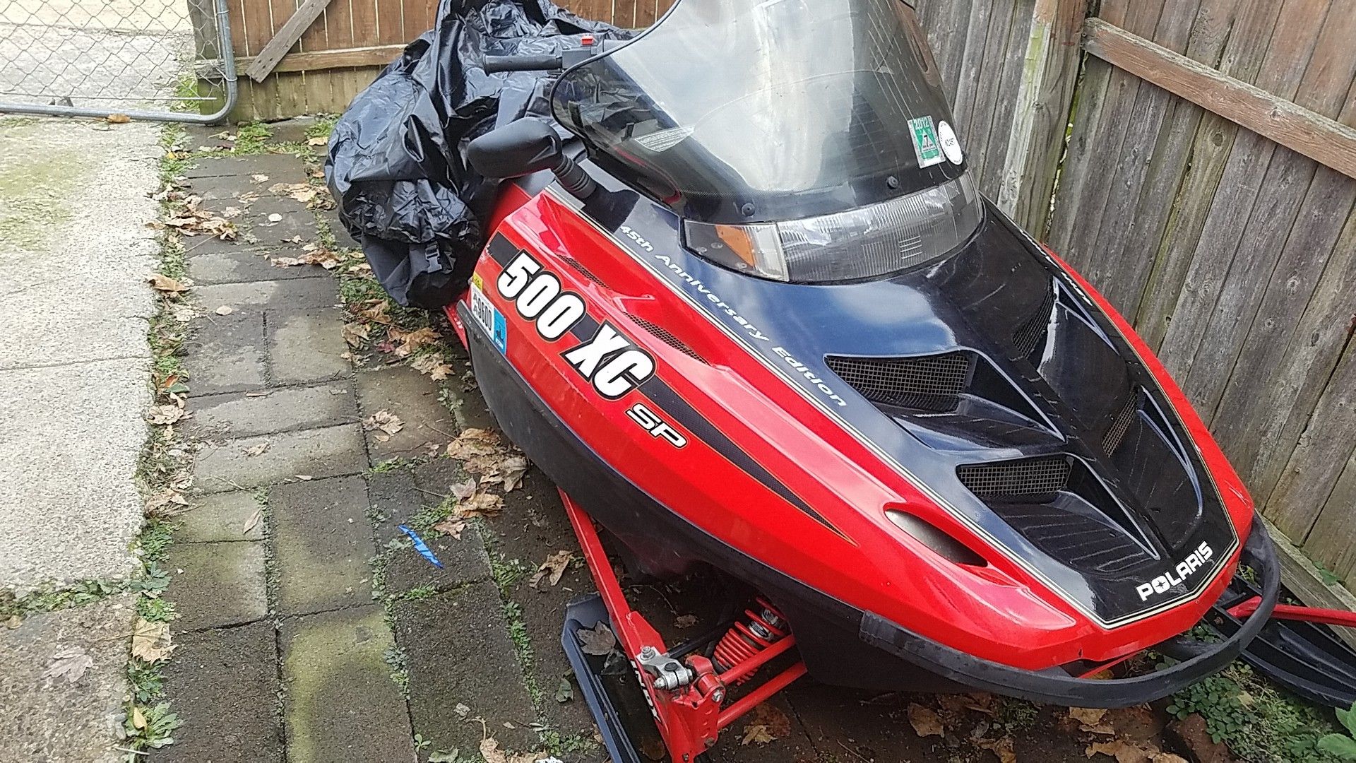 2002 Polaris 500 snowmobile, Free delivery !!!! Within reason.