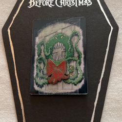 Disney Haunted Mansion Holiday Evil Wreath Pin