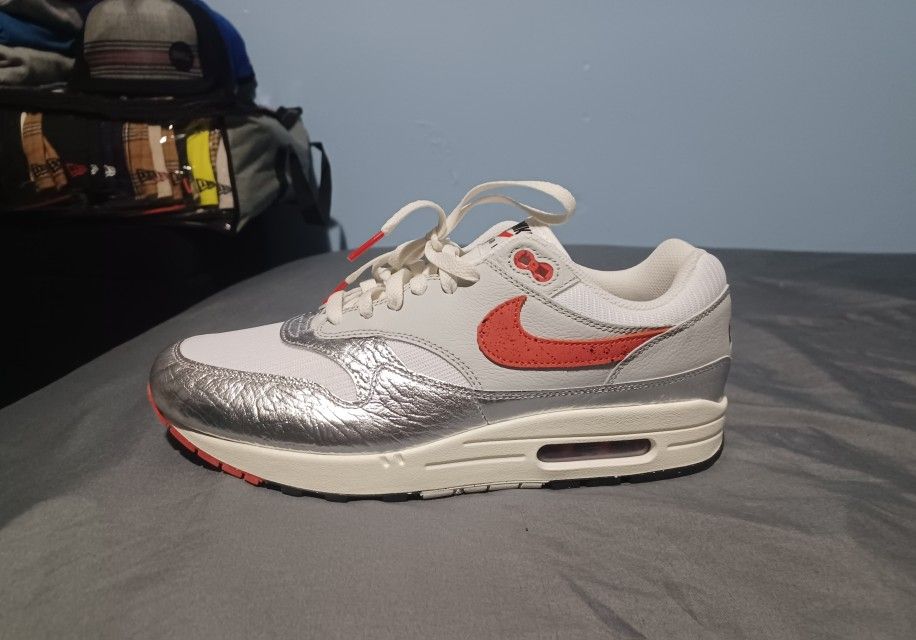 Brand New And Original Men's Nike Air Max's 1 Sneakers Sizes 10.5 