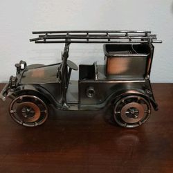 Art Metalwork Fire Engine Truck Model Toy Collectible Sculpture.