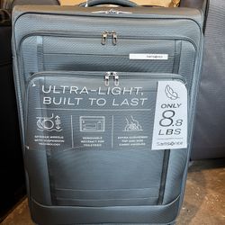 Samsonite Uplift Soft side Larger Spinner Brand New 