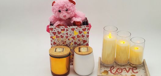 CHANEL VALENTINE DAY SET 2 SIZE OF CANDLES 