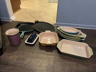 Le Creuset lot