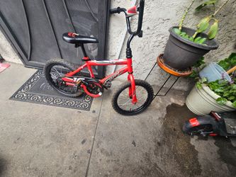 Bike for Boys ( like new)