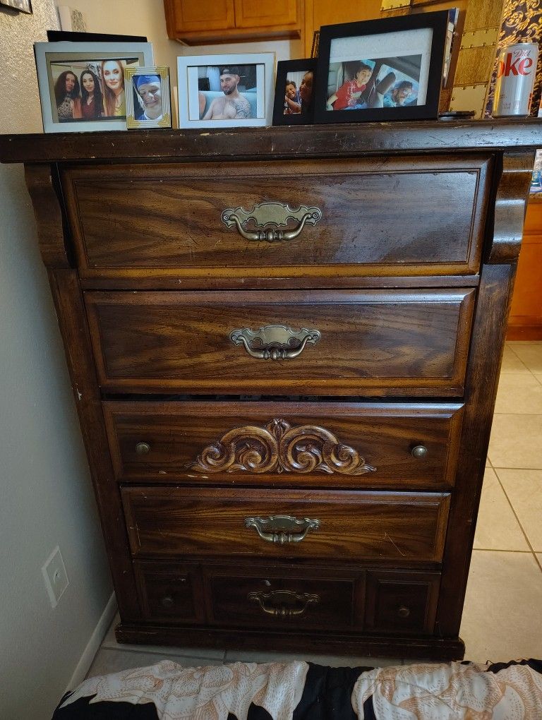 Dresser